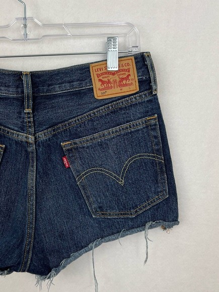 Levis 501 Womens Button-Fly Cut-Off Dark Denim Jean Shorts Size 28 Measured 30 - Picture 5 of 8